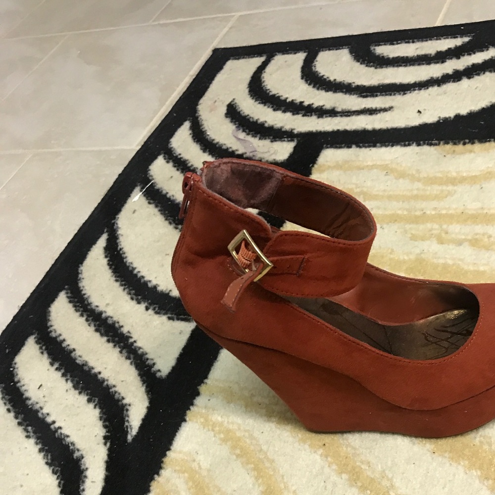 Wedges orange